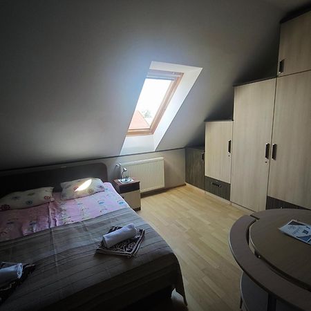 Illes Vendeghaz Hotel Keszthely Buitenkant foto