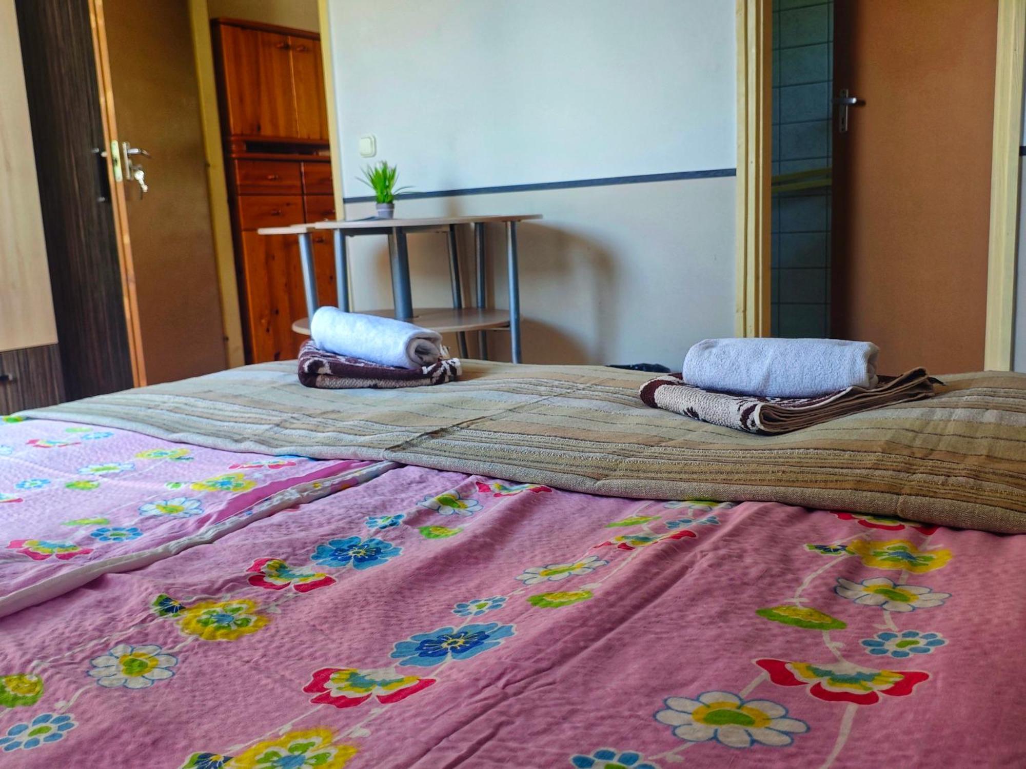 Illes Vendeghaz Hotel Keszthely Buitenkant foto
