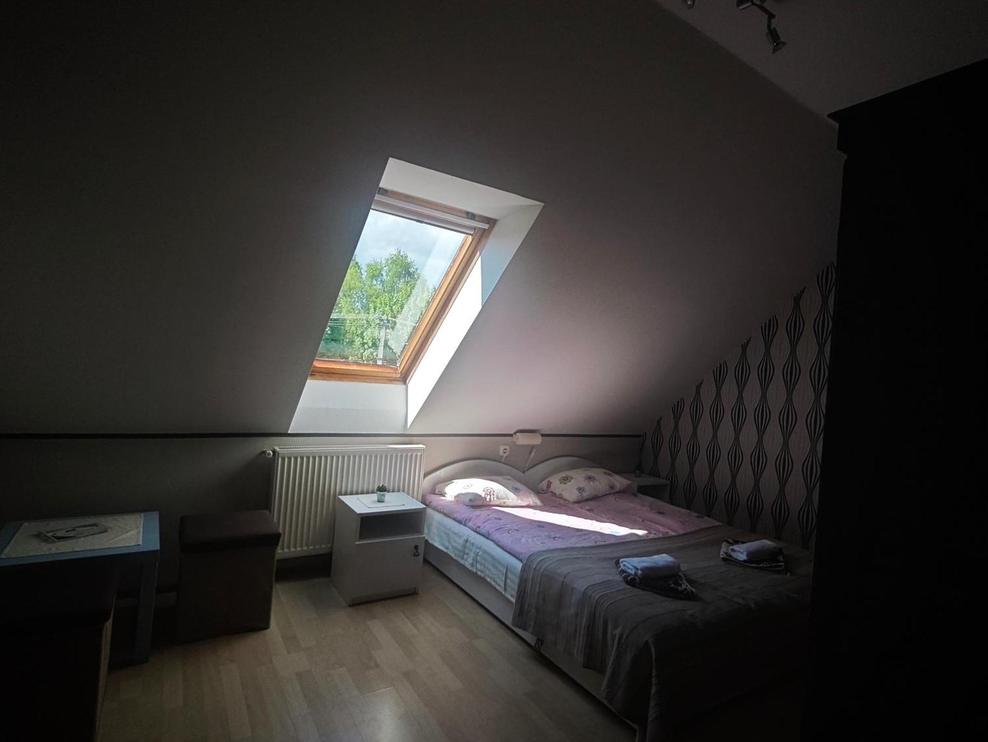 Illes Vendeghaz Hotel Keszthely Buitenkant foto