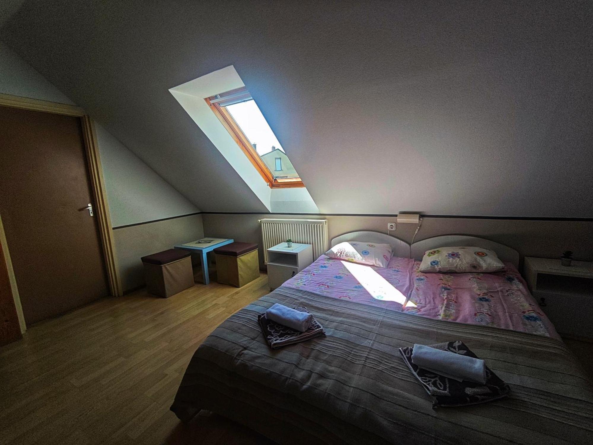 Illes Vendeghaz Hotel Keszthely Buitenkant foto